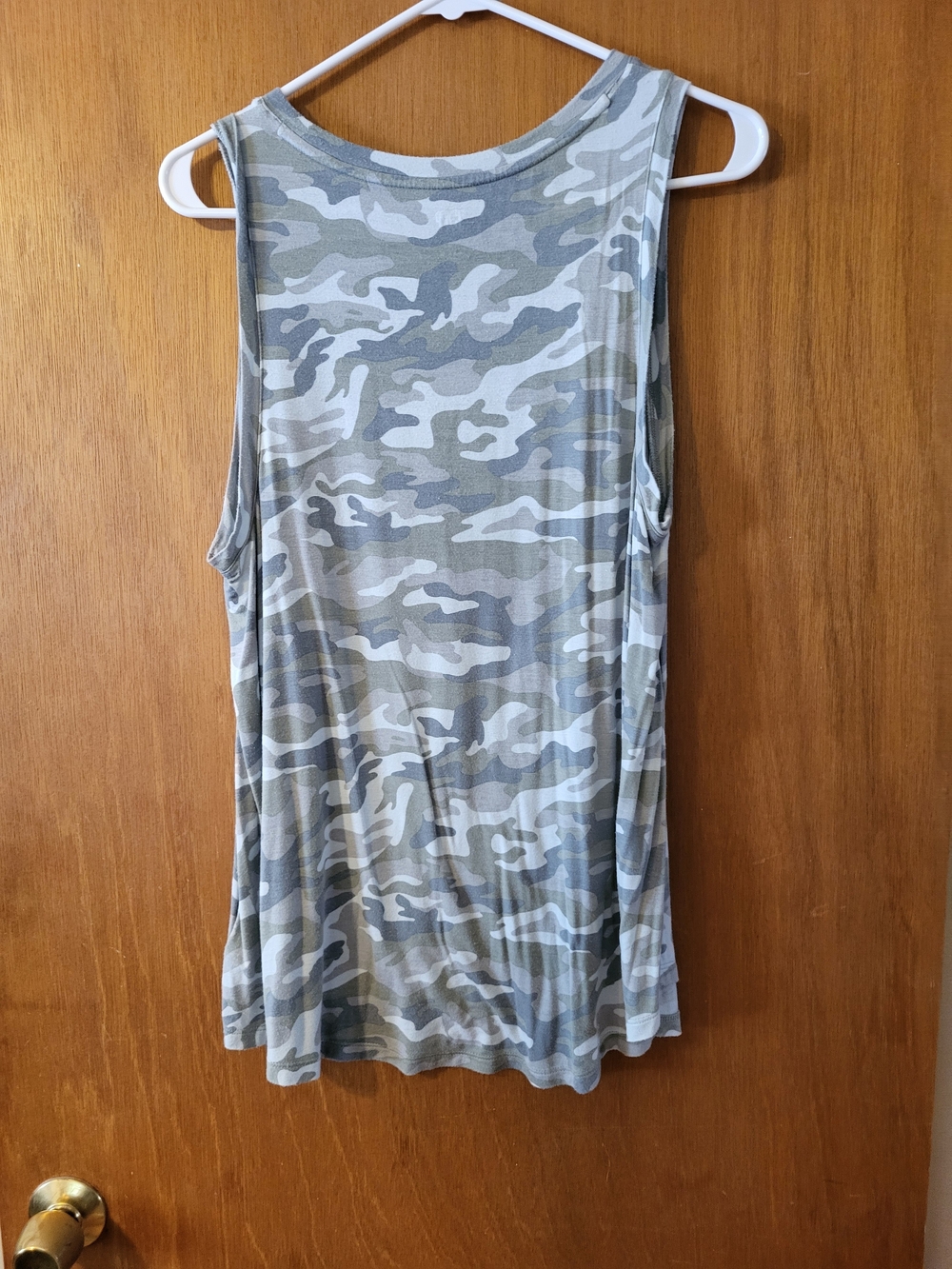 GAP Sleeveless Camo Tank Top - Gray & Olive Camo - Picture 3 of 3